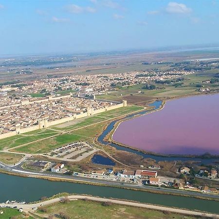Un Charmant Logement Apartment Aigues-Mortes Exterior photo